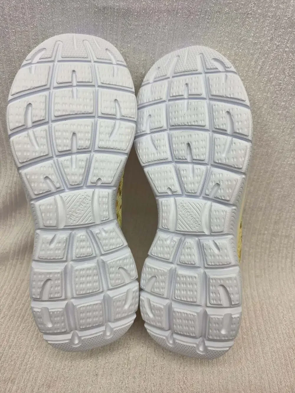 New Skechers Summits Yellow Floral Mesh Slip On Sneakers